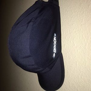 Brooks running hat